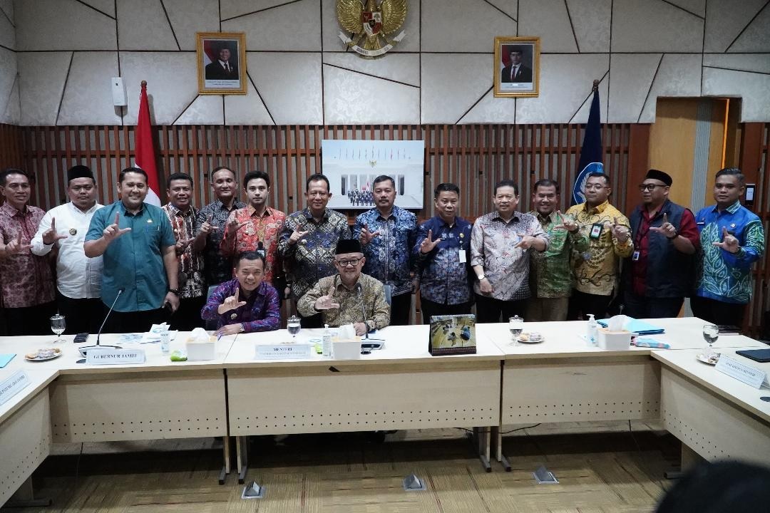 Bupati BBS Temui Mendikdasmen, Upaya Tingkatkan Mutu dan Kualitas Pendidikan di Muaro Jambi