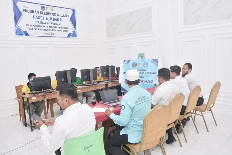 Lima WBP Lapas Narkotika di Jambi ikut ujian penyetaraan paket C