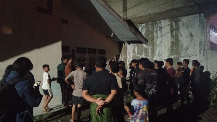 Aksi Warga Nusa Indah: Kepung Rumah Kosong yang Diduga Disusupi Pencuri