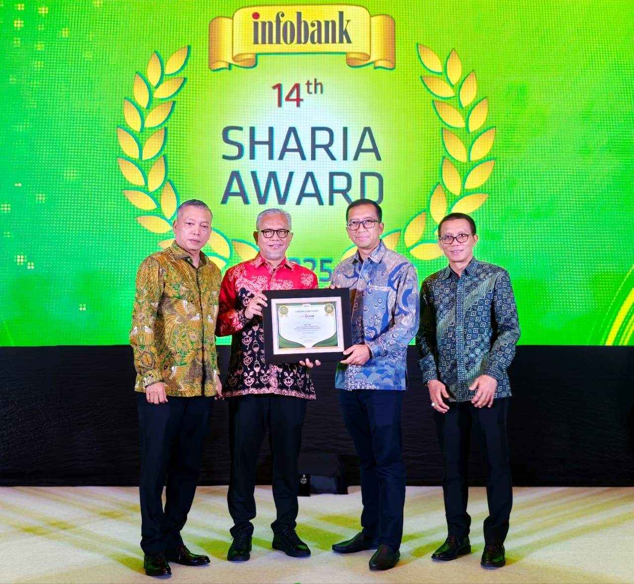 Bank Jambi Syariah Raih Penghargaan The Excellence Performance Banking Sharia Business Unit