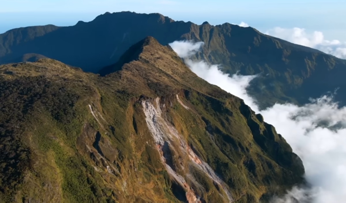 Mendaki Mulut Tuhan Gunung Bawakaraeng Terindah di Sulawesi, Mayat Noni Belanda Tergantung Hilang