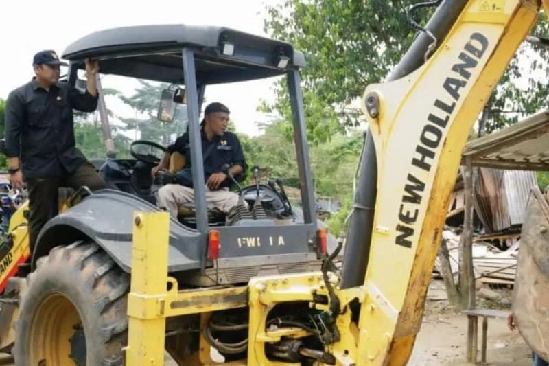 Bupati Merangin Jambi Bongkar Rumah Tempat Hiburan Malam.