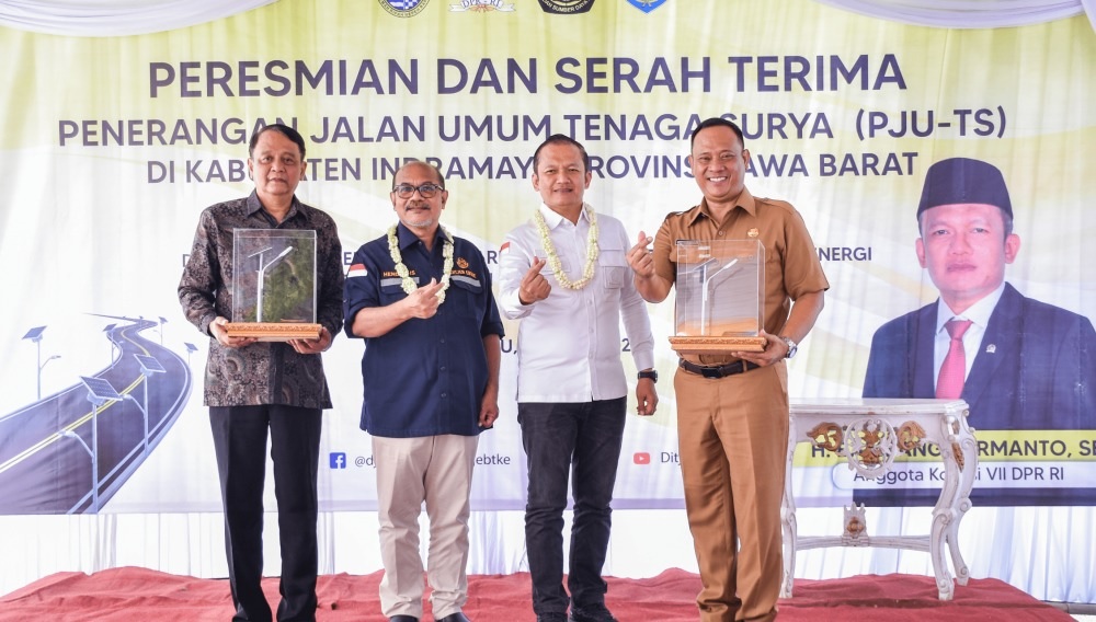 Penerangan Berbasis Energi Bersih Terangi Wilayah Indramayu