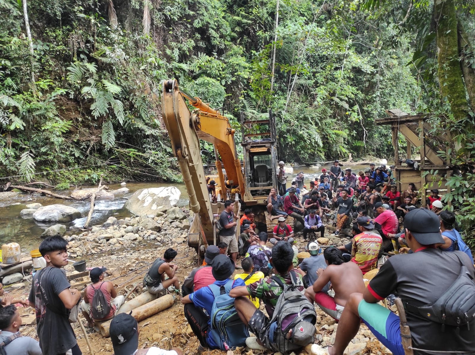  Geram, Pemuda Sungai Telang Usir Excavator PETI