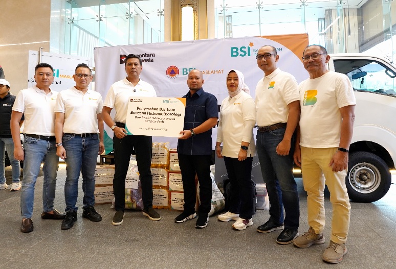 BSI Serahkan Bantuan Tanggap Darurat untuk Masyarakat Aceh Serta Percepat Pemulihan Layanan