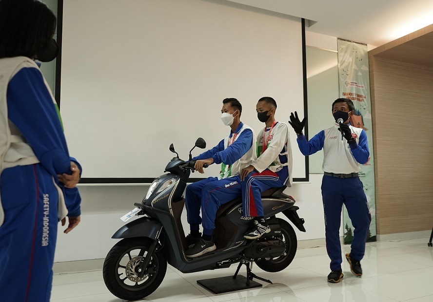 Yayasan AHM Latih Anak Muda Duta Safety Riding Honda