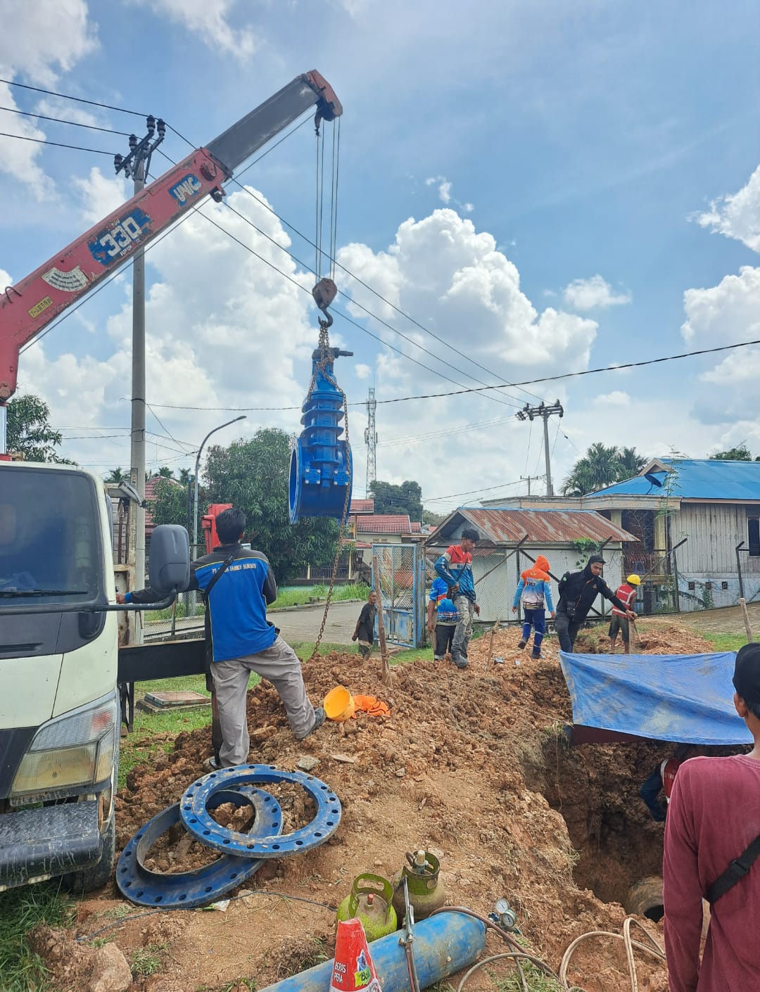 Pipa Pengaliran Air Baku PDAM Tirta Mayang Bocor, 24.000 Pelanggan Terdampak