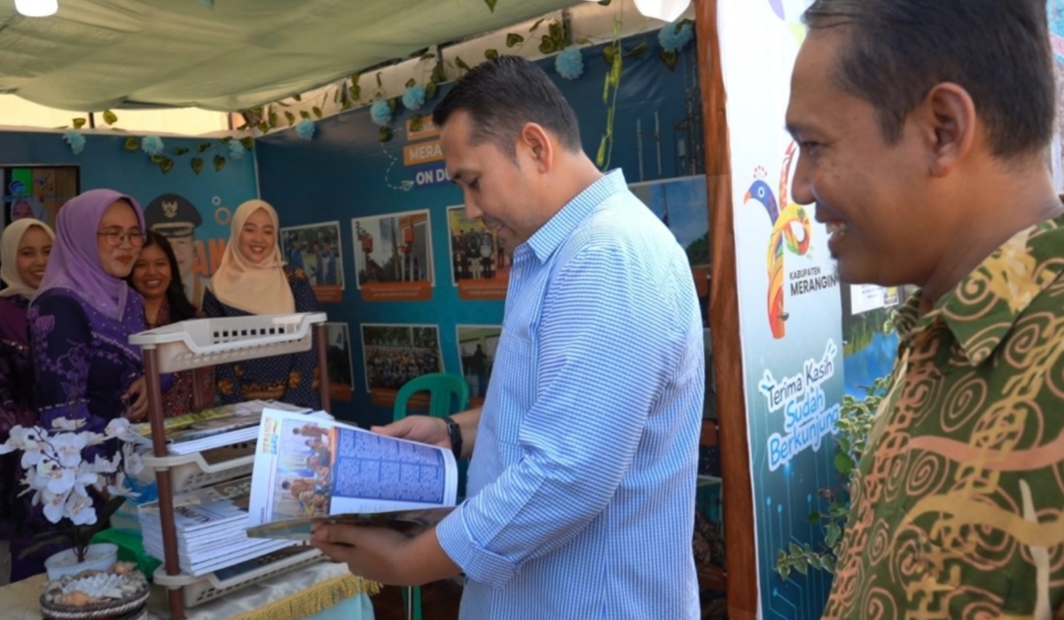 Bupati H M Syukur Kunjungi Stand Merangin Expo 2025