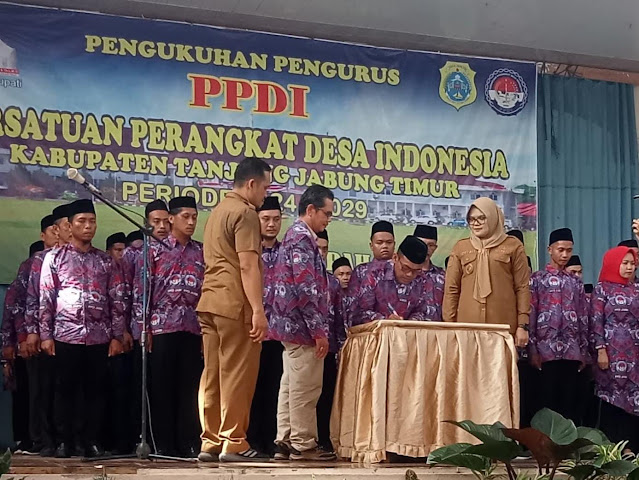 Bupati Dillah Kukuhkan 718 Perangkat Desa, PPDI Tanjabtim Siap Perkuat Peran Desa