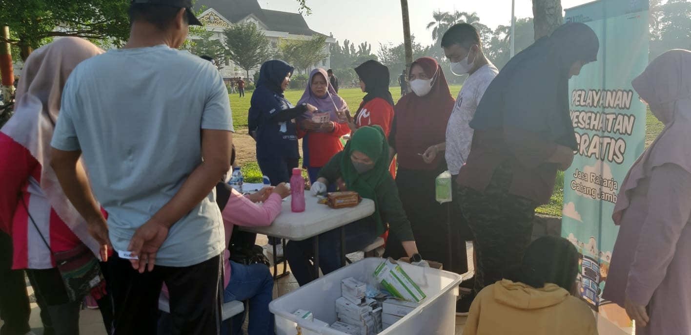 Pelayanan Kesehatan Gratis Jasa Raharja Jambi di Car Free Day Area Gubernuran Jambi