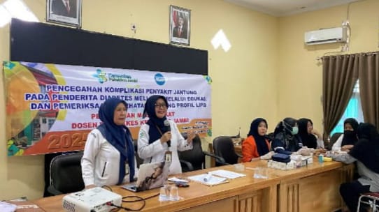 Pengabmas Poltekkes Kemenkes Jambi, Pencegahan Komplikasi Penyakit Jantung pada Penderita DM 