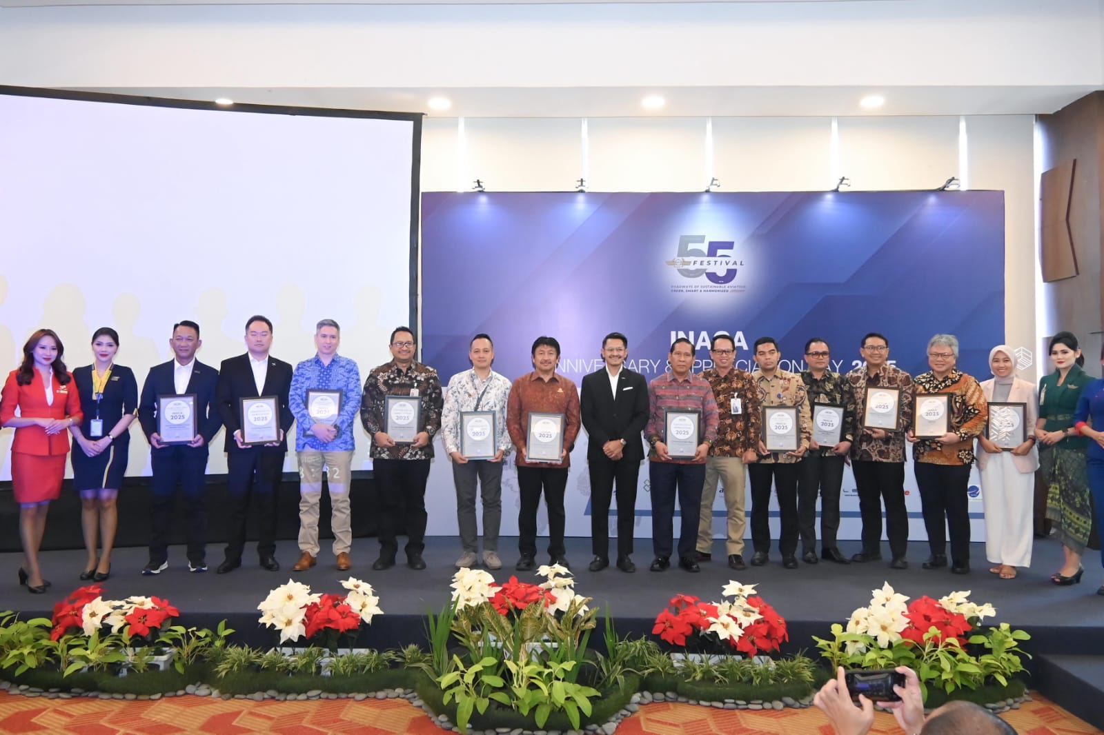 Dukung Keselamatan dan Keamanan di Industri Penerbangan, Jasa Raharja Terima Penghargaan pada HUT ke-55 INACA