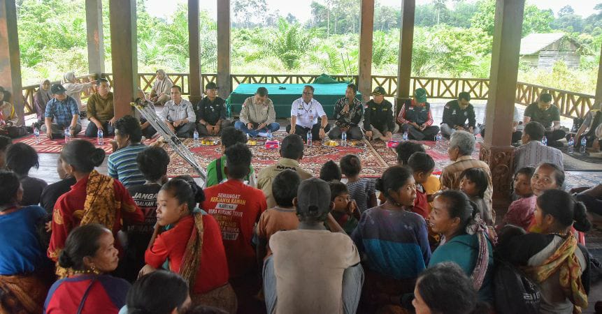 Kunjungi Perkampungan SAD, Pj Bahri Cek Pelayanan Dasar