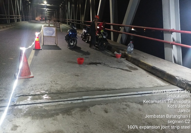 Dear Pengendara!Ada Pekerjaan Pemasangan Sambungan Siar Muai di Jembatan Aur Duri 1 Pada Malam Hingga Dinihari