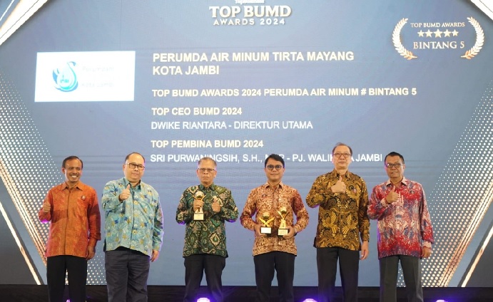 Tirta Mayang Raih Penghargaan TOP BUMD Awards Bintang 5 Tahun 2024