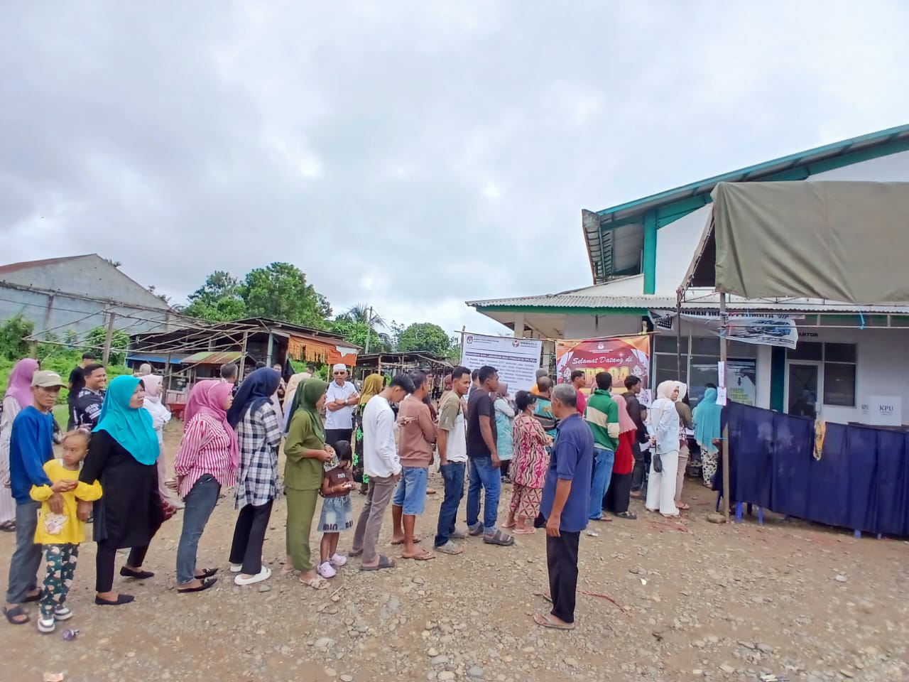 Meski Suasana Idul Fitri, Warga Tetap Antusias Gunakan Hak Pilih di PSU Bungo