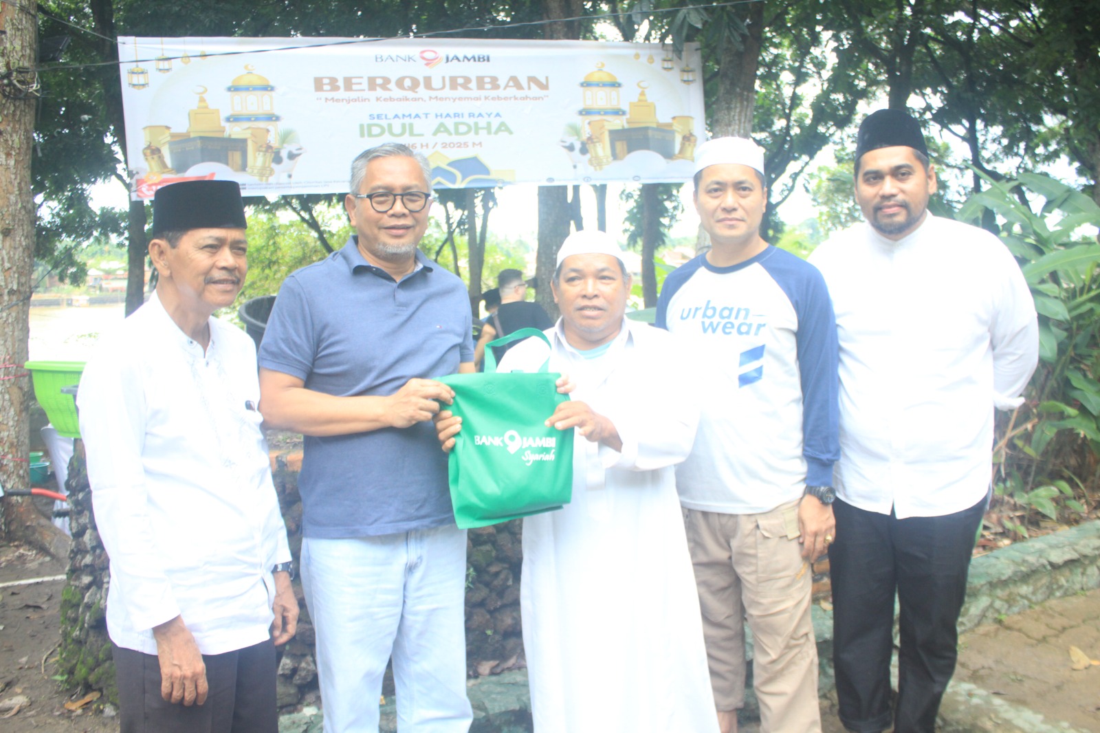 Bank Jambi Qurban 39 Sapi dan 4 Kambing