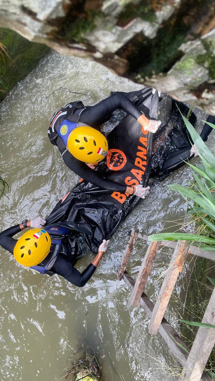 Ditemukan 5 Kilometer dari Lokasi Awal, Bocah Hanyut di Kota Jambi Meninggal Dunia
