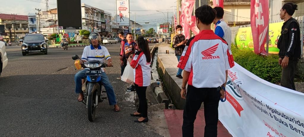 Honda Bikers Soleh, IMHJ dan Sinsen Menebar kebaikan di Bulan Suci Ramadhan 
