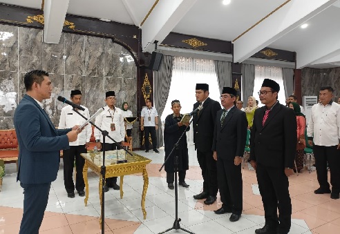Fadhil Arief Lantik Tiga Pejabat Eselon II, Mantan Pejabat Kota Jambi Jadi Kepala Dinas PUTR 