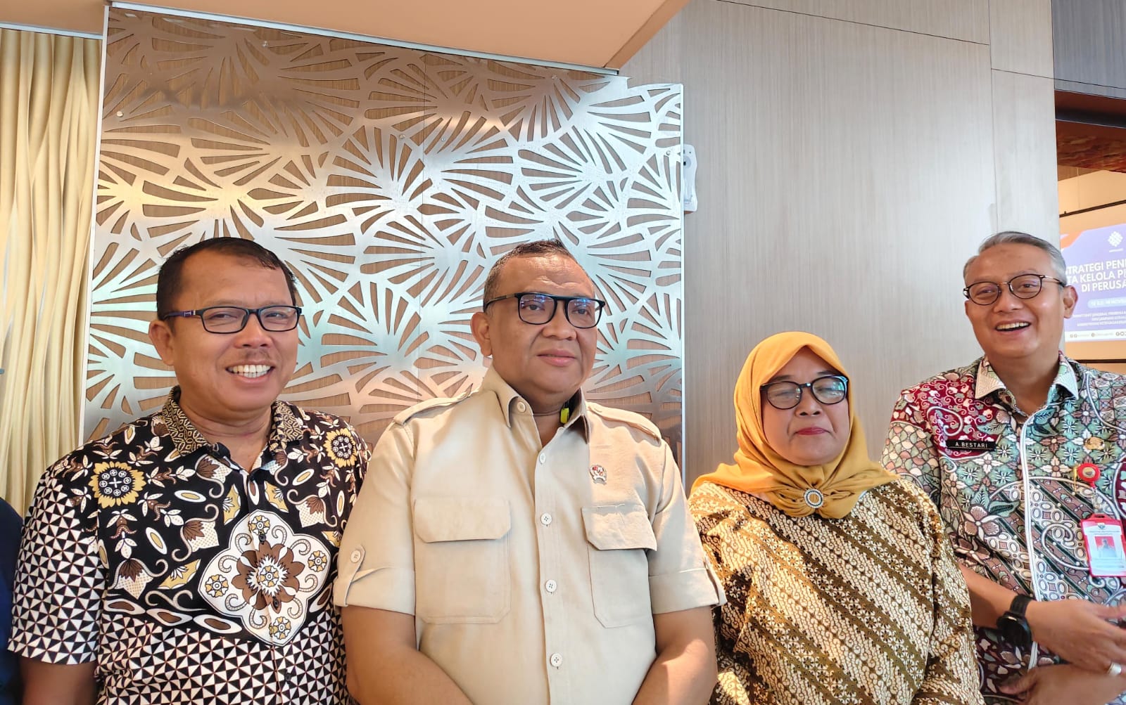 Buka Bimtek Pengupahan Perusahaan, Wamenaker Afriansyah : Nilai UMP 2026 Yang Jelas Tak Turun Dari 2025