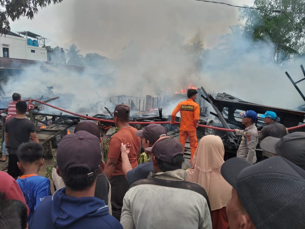 Rumah Warga Nipah Panjang Terbakar