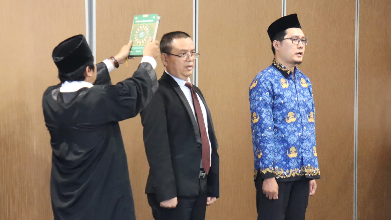 Rektor UNJA Lantik Wakil Dekan FKIP dan Pejabat Fungsional Pranata Komputer UNJA