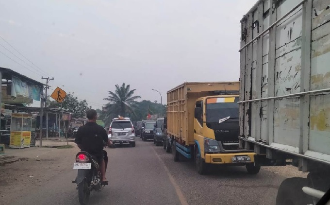  Jalan Lintas di Mandiangin Pagi Ini Sudah Bisa Dilewati Usai Diblokir Sejak kemarin Sore