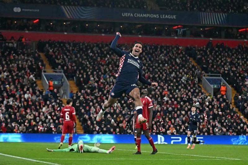 PSV Eindhoven Hajar Liverpool 4-1 di Anfield