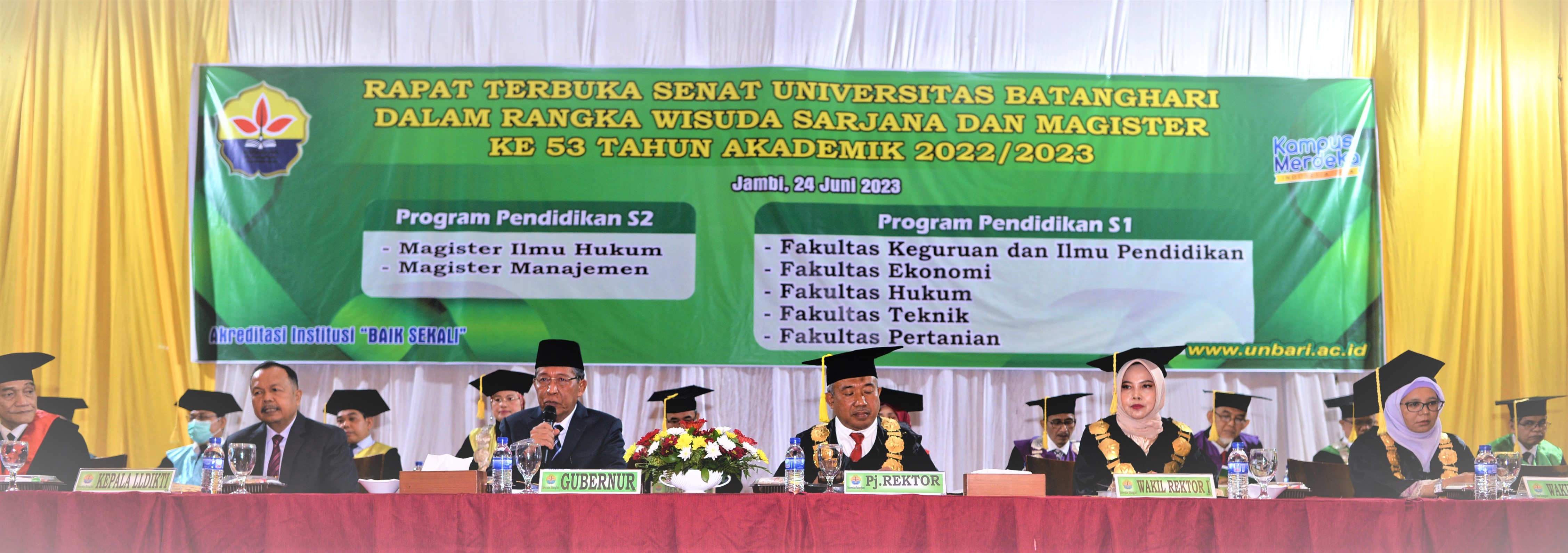 Unbari Kembali Gelar Wisuda Program Sarjana dan Pasca Sarjana Ke-53