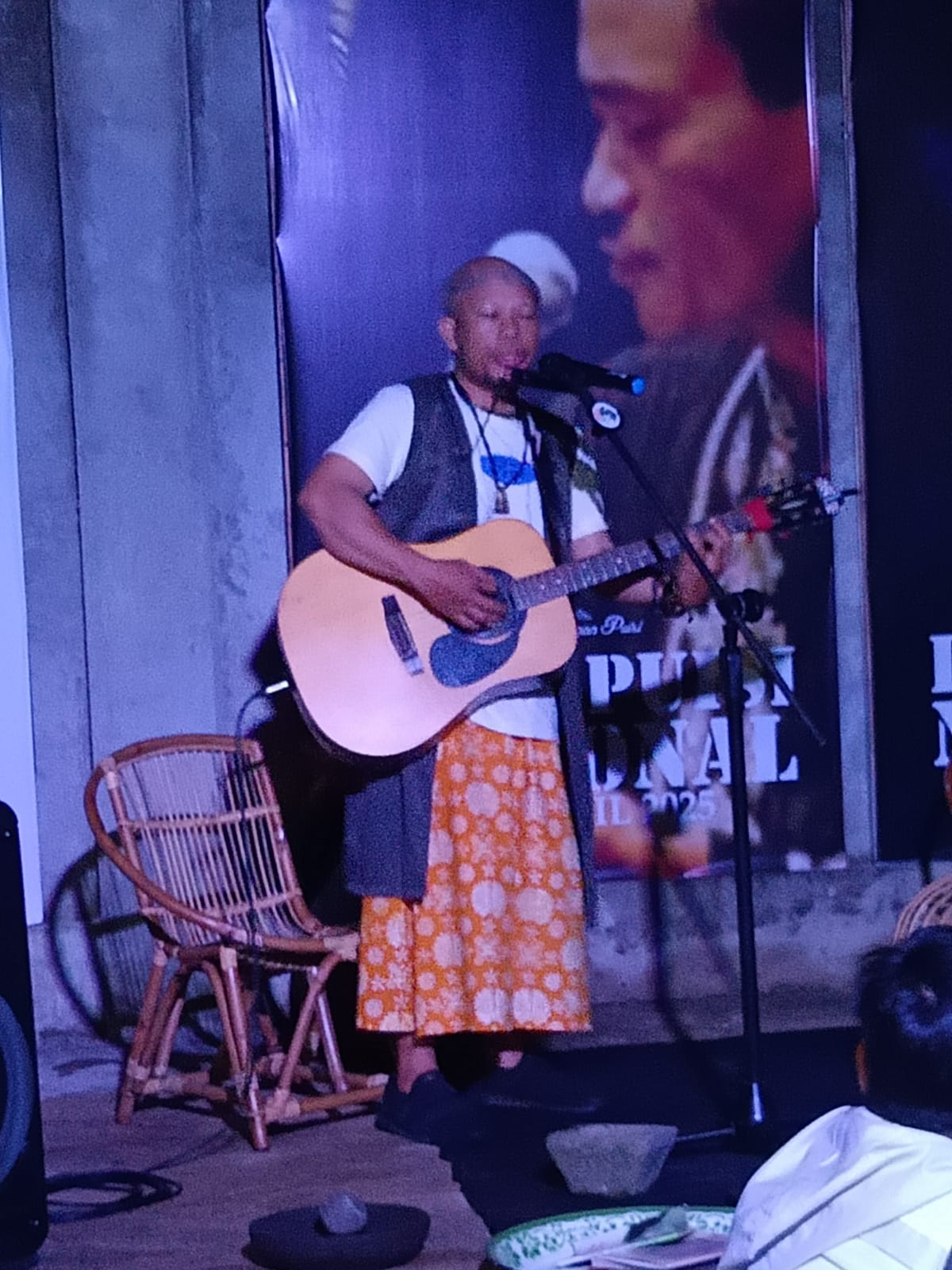 Puisi dan Malam yang Tak Mau Usai, Catatan dari Anjungan Jambi