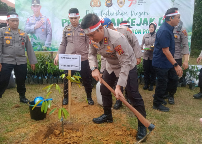 Semarak Hari Jadi Republik Indonesia, Polda Jambi Gelar Bakti Sosial Penanaman Pohon 