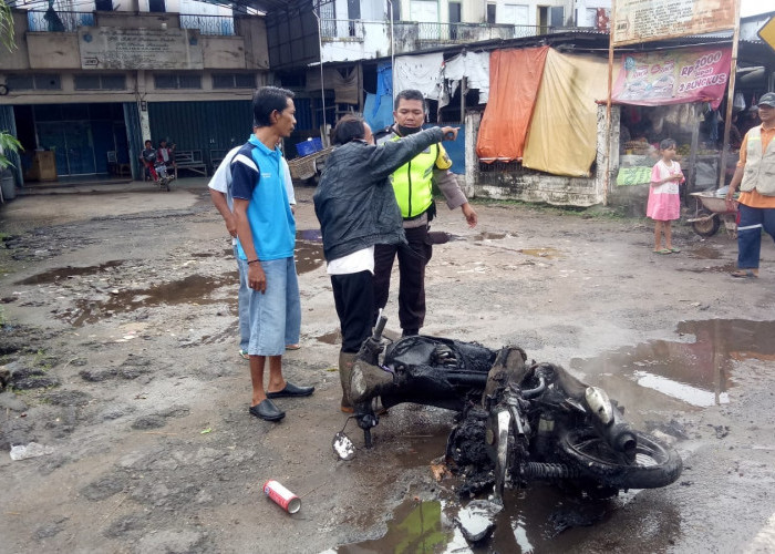 Satu Unit Sepeda Motor Ludes Terbakar di Simpang Rimbo