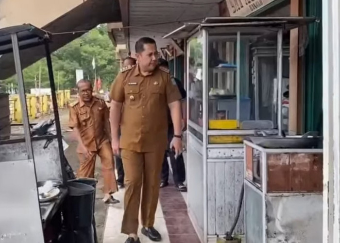 Tinjau Pasar Lereng dan Pasar Bawah Bangko, Bupati M. Syukur Bakal Benahi Fasilitas dan Bantu UMKM