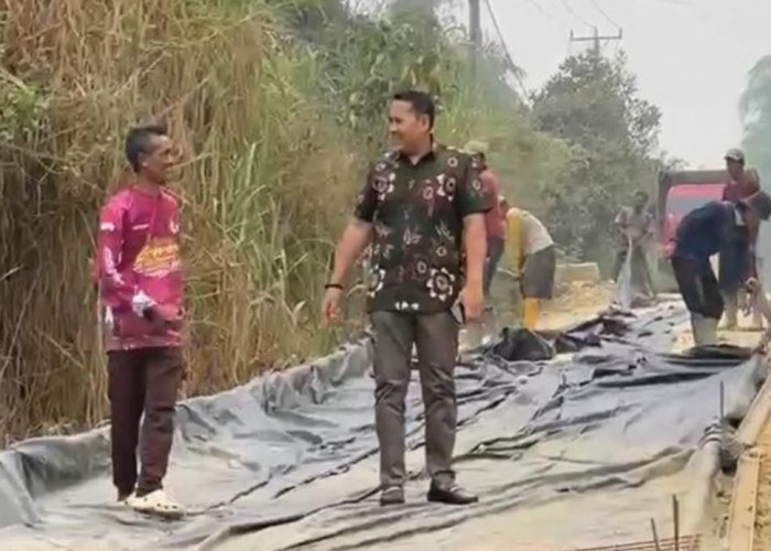 Bupati M. Syukur Tinjau Pembangunan Jalan Mampun Baru – Pulau Tujuh, Komit Dorong Perekonomian Merangin