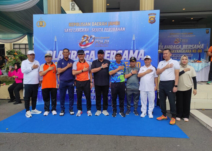 Semarak Hari Bhayangkara ke-80, Kadiv Yankum Kanwil Kemenkum Jambi Ikuti Olahraga Bersama