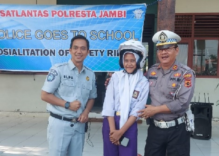 Jasa Raharja dan Police Goes To SMK N 6 Kota Jambi Gelar Program Safety Riding dan PPKL