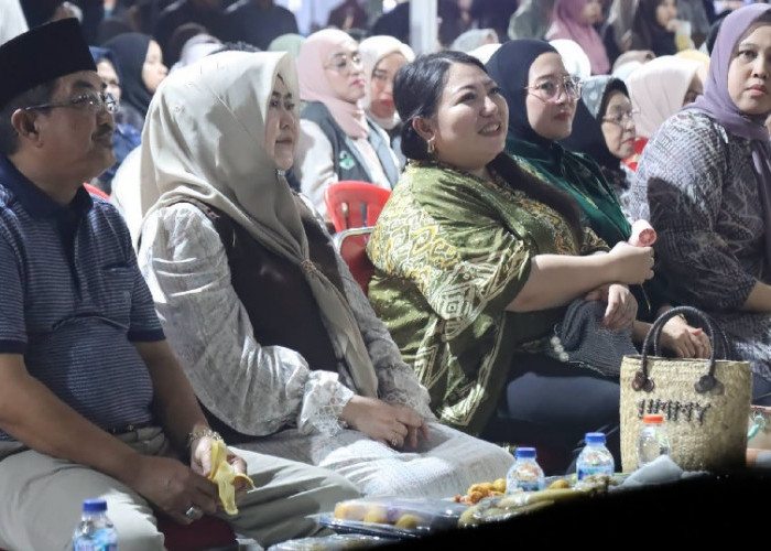 Bupati Tanjab Barat Hadiri Pergelaran Seni Budaya Minang dan India di Alun-Alun Kuala Tungkal