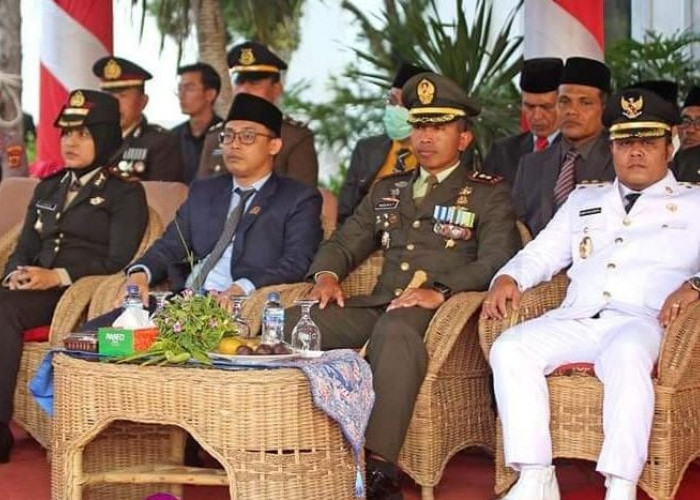 Upacara Penurunan Bendera Peringatan HUT RI ke 77 Sukses, Dandim 0419/Tanjab Jadi Irup