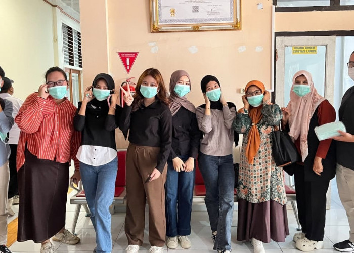 Antisipasi Dampak Karhutla, PT WKS Bersama FH UNJA Bagikan 6.000 Masker kepada Mahasiswa