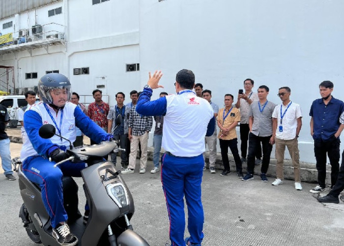 Instruktur Safety Riding Honda Cerahkan Ratusan Ribu Masyarakat