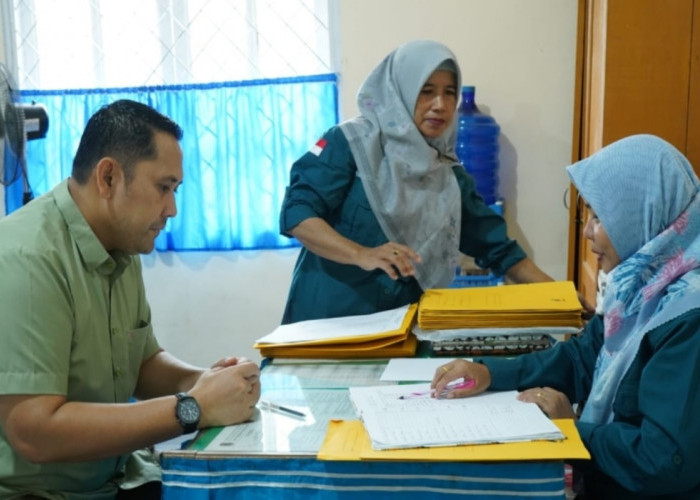 Bupati M. Syukur Teladan Program GEMAR, Ajak Para Ayah Ambil Raport Anak di Sekolah