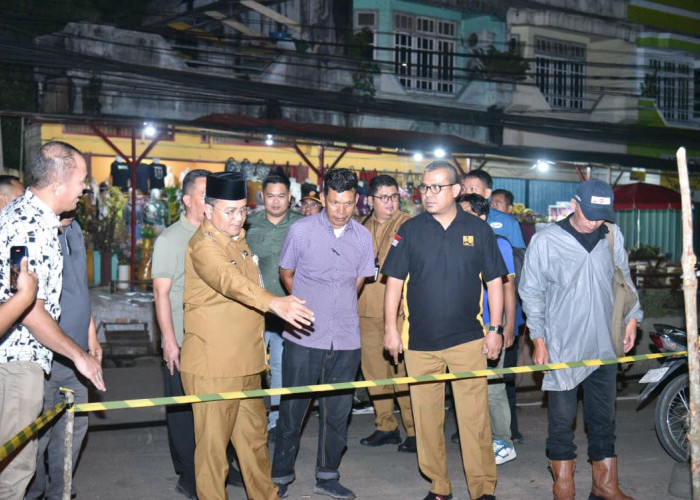 Tata Kawasan Pasar Terpanjang Dunia, Wali Kota Maulana Sidak Pengerjaan Infrastruktur