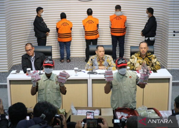 OTT KPK Terhadap Pj Walikota Pekanbaru, Uang Disita Rp 6,8 Miliar, 9 Orang Diamankan