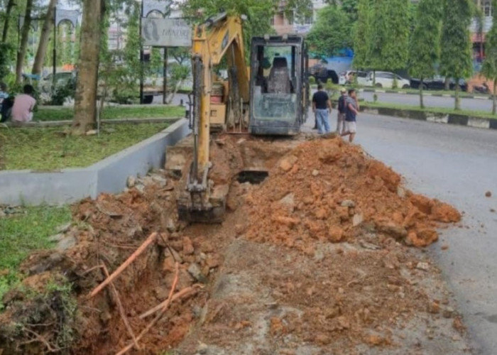 Musim Hujan, Dinas PUPR Merangin Mulai Benahi Drainase Mampet