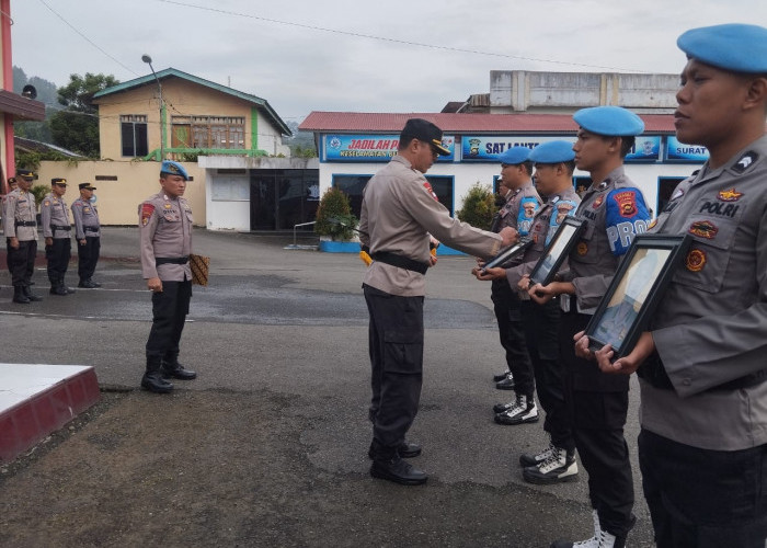 BREAKING NEWS: 4 Anggota Polisi Polres Kerinci Diberhentikan Tidak Dengan Hormat