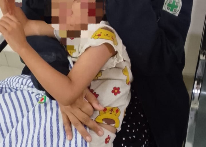 Lobang Jargas di Kota Jambi Makan Korban, Anak Jatuh hingga Dilarikan ke RS