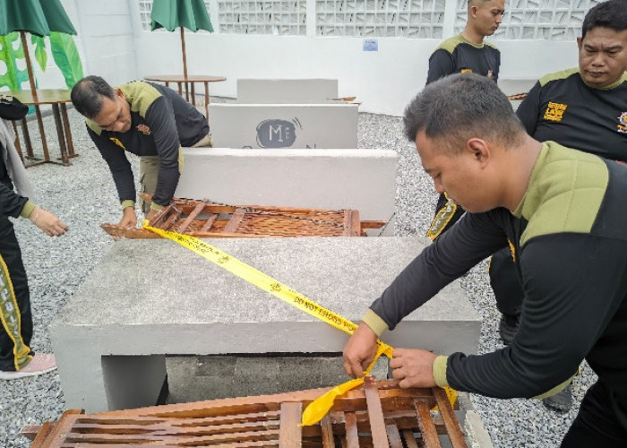 Resto Mie Gacoan di Kota Jambi Langgar Izin, Meja Kursinya Disegel Satpol PP