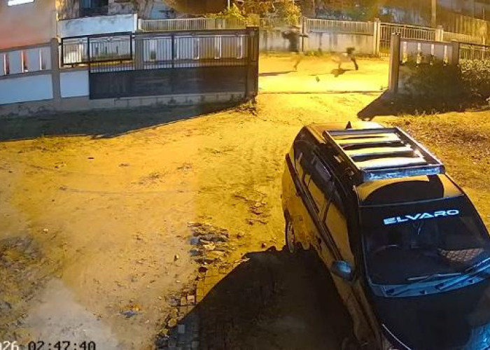 Aksi Begal Terekam CCTV di Simpang Rimbo, Korban Kehilangan Motor dan Ponsel