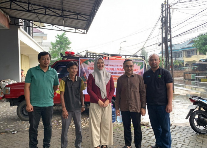 PTPN IV PalmCo Salurkan 11,2 Juta Liter Air Bersih dan 1 Juta Masker untuk Korban Karhutla Kalimantan